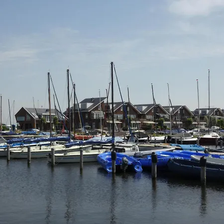 Feriehus Holiday De Meerparel-2 *